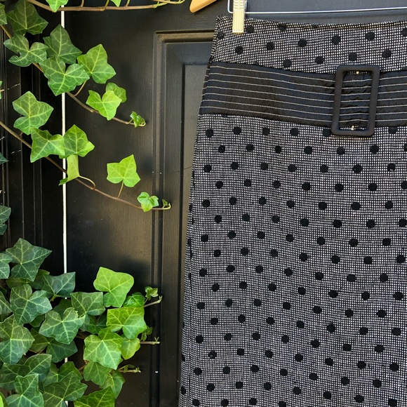 COCO & TASHI fitted Pencil Skirt (L-05) - Picture 2 of 8